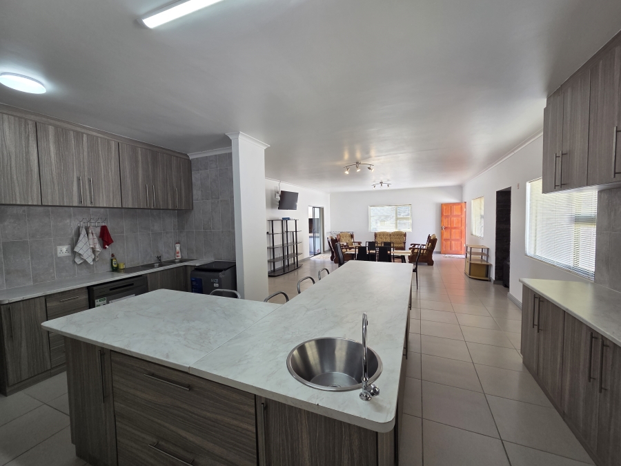 4 Bedroom Property for Sale in Harbour Lights Western Cape